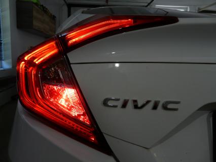 Honda Civic X Montaż światła przeciwmgielnego