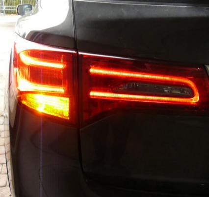 Acura MDX - tylne światło przeciwmgłowe 