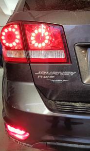 Dodge Journey  montaż światła przeciwmgielnego z tyłu