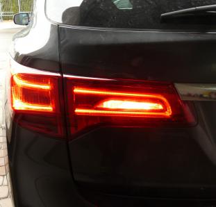 Acura MDX  tylne światło przeciwmgłowe 