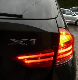 BMW X1  (F48)  modyfikacja kierunkowskazów tył